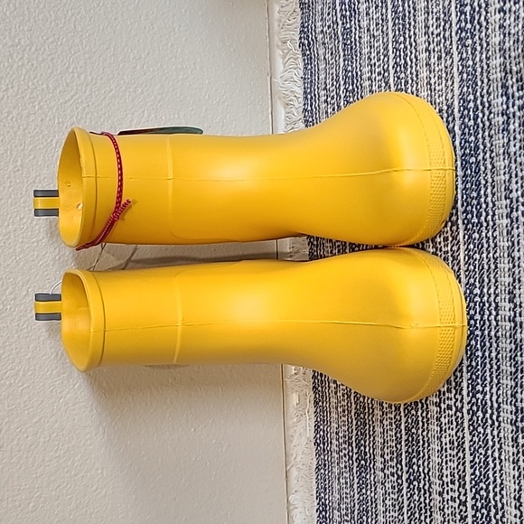 Totes Yellow Rain Boots - Picture 5 of 10